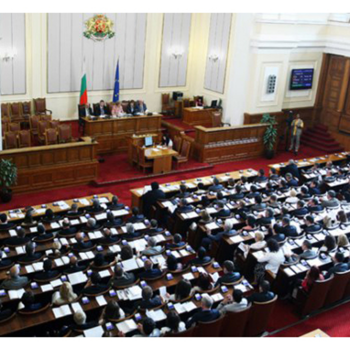 640-7904ffbb039befe16eea35020616a773_700x700_crop_478b24840a