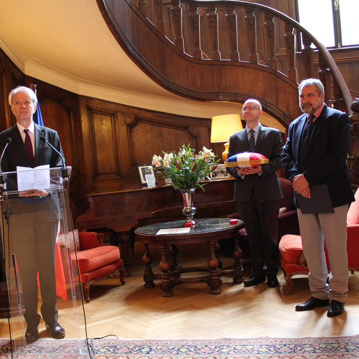 vg01-2_700x700_crop_478b24840a