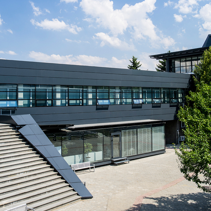 vutr-dvor_700x700_crop_478b24840a