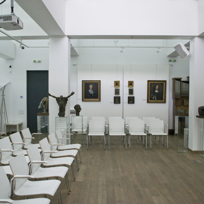 dsc-0079_700x700_crop_478b24840a